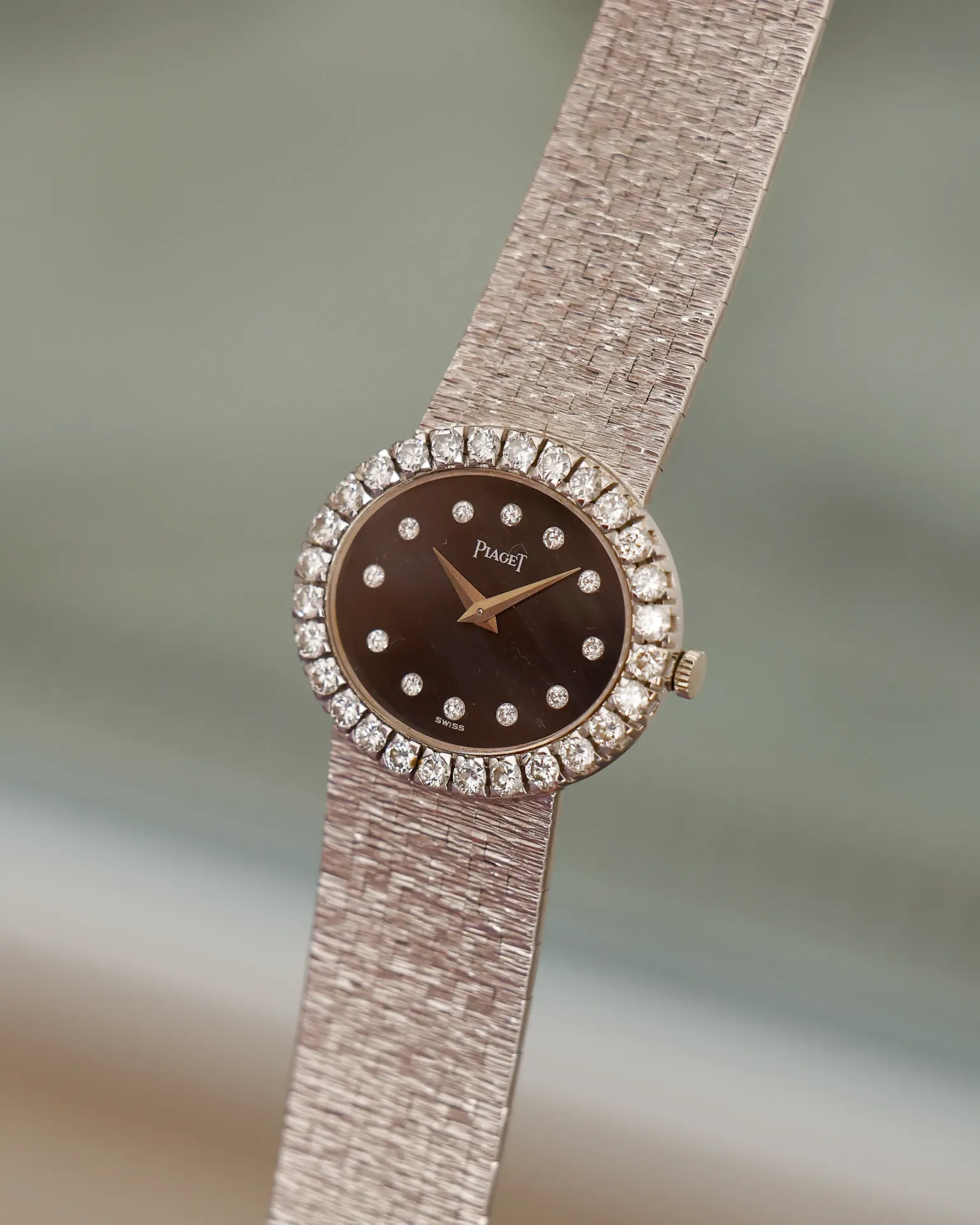 Diamond-set dress wristwatch