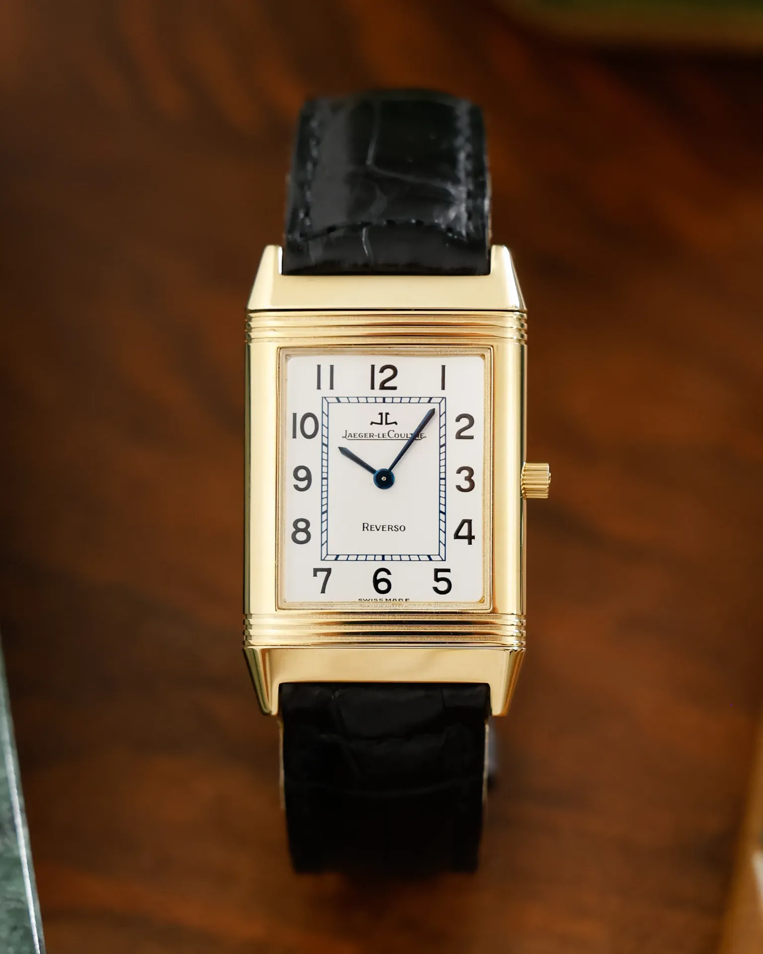 Reverso Classique Yellow-Gold