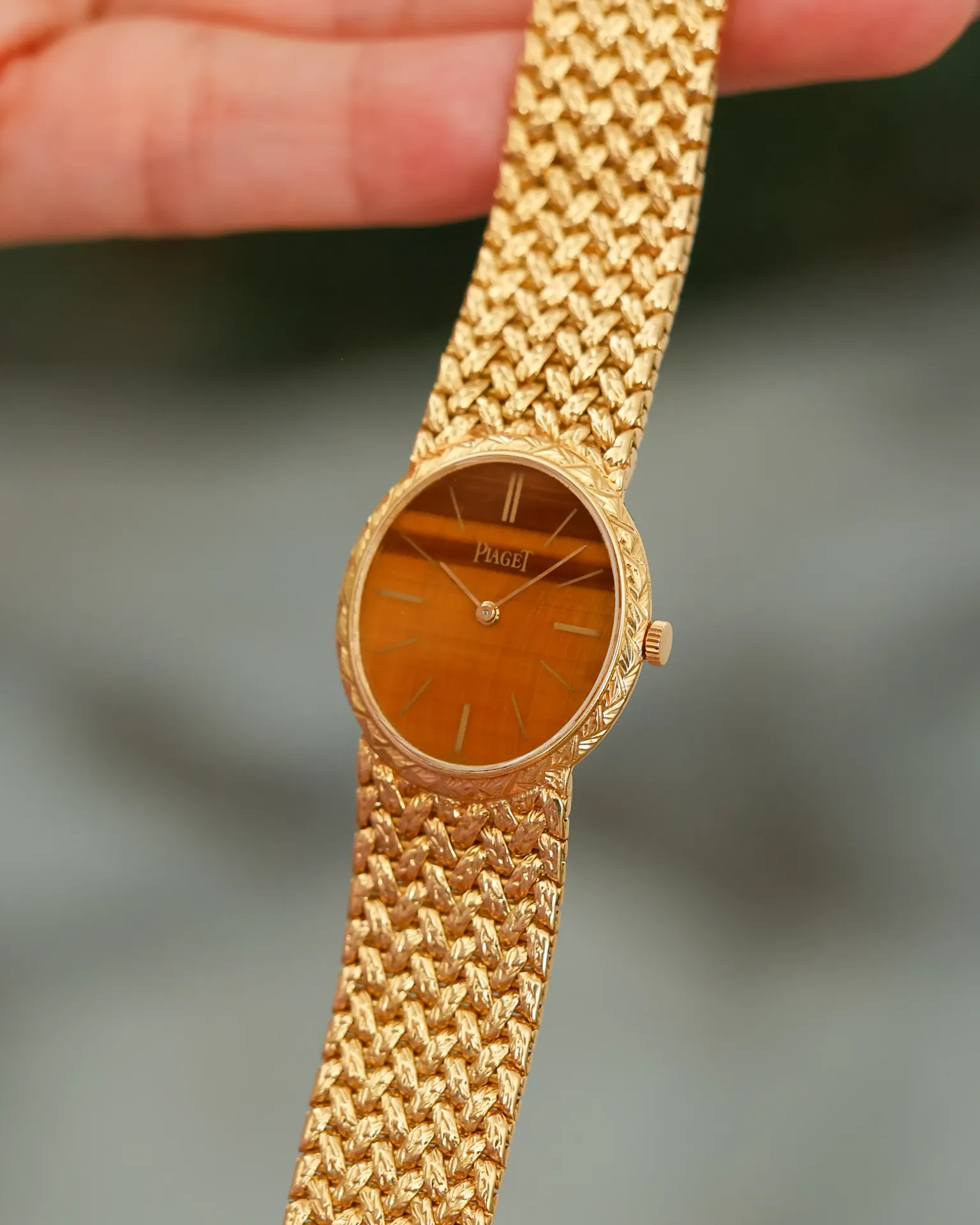 Bracelet watch, Tiger's eye dial